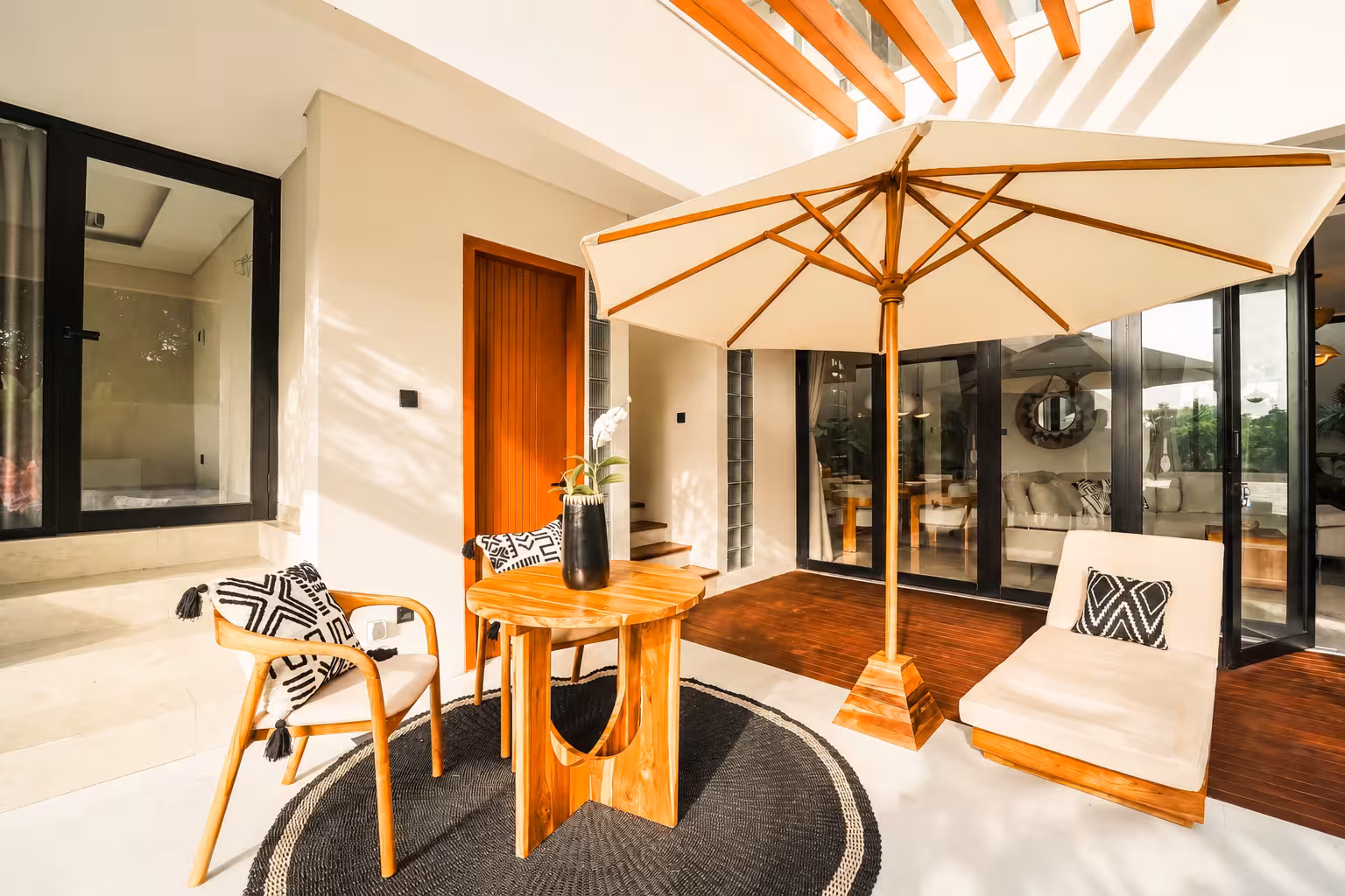 Moonstone Villa dining
